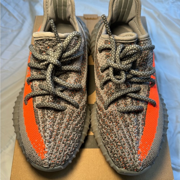 ADIDAS YEEZY BOOST 350 V2 Low Beluga Reflective SIZE 4 - Picture 5 of 5